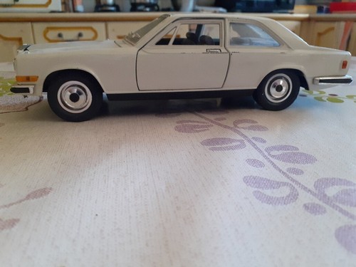 Burago rolls royce - burago, camargue