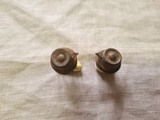 Paire de tourillons en fer pour casque a pointe 