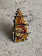 Pin’s Planche À Voile +