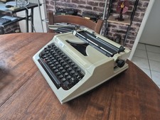 Machine à écrire Erika 158