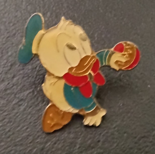 Pin dessin animé - pin’s,