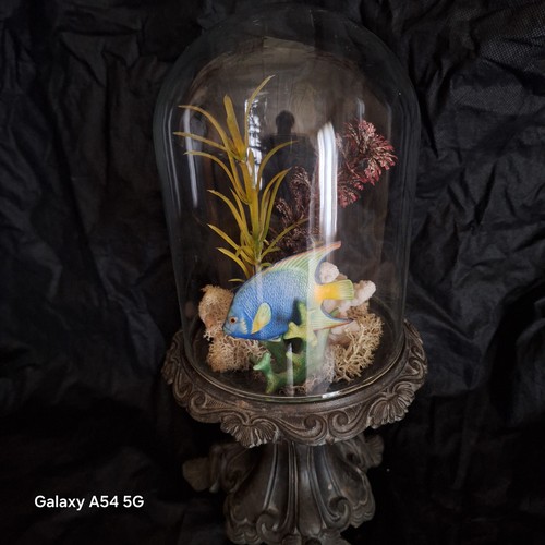 Globe sur pied - sur,