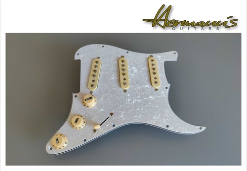 Strat pickguard blanc pearl - strat,