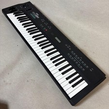 YAMAHA SY35 MUSIC SYNTHESIZER