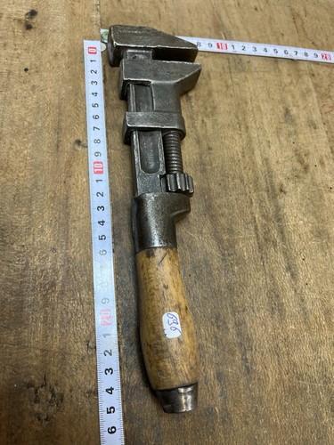 Old tool outil ancien clé - ,