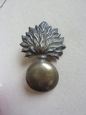 AUTHENTIQUE INSIGNE À LA