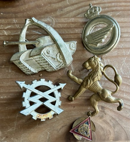 Lot insignes belges - insignes,
