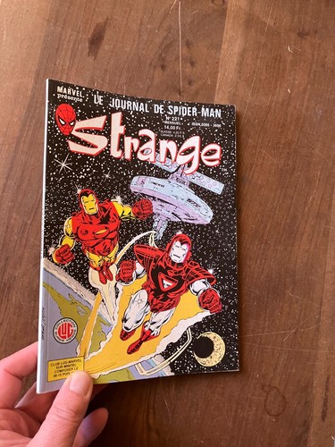 Petit format comics strange - format,
