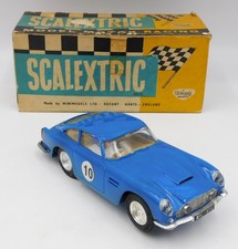 Scalextric Aston Martin rare Blue slot car 1:32 Ref. E/3 C68 England with lights