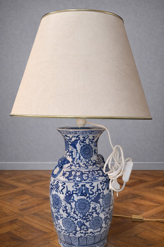 Grande lampe composée un - lampe,