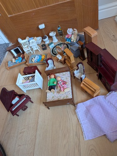 Large deluxe dolls house - large, 1:12