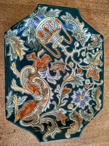 Barbotine ancienne plat décor - barbotine,