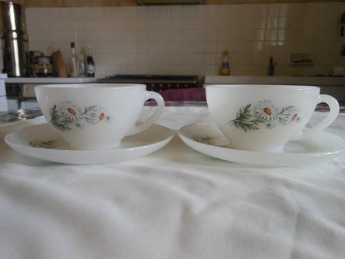 Tasses thé et sous - thé,