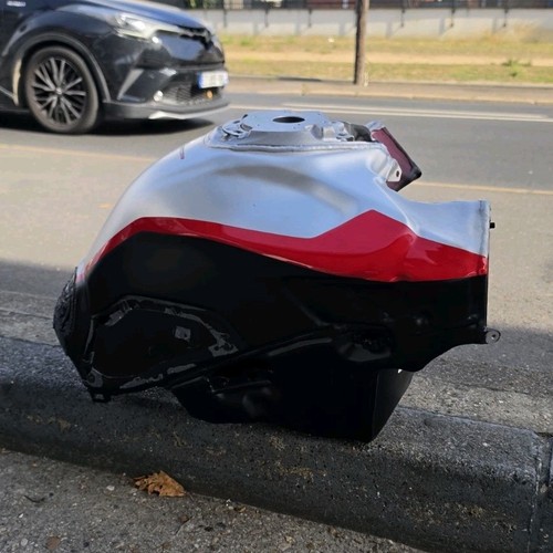 Réservoir ducati - -,