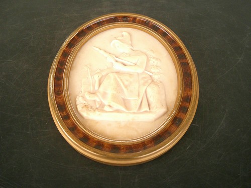 Medaillon albatre finement - en,