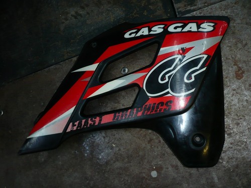 Cache radiateur droit gas - radiateur,