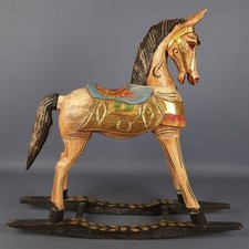 Cheval À Dondoler En Bois