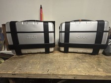 Pair Givi Motorcycle Trekker Series Hard Luggage Side Case 20” TRK33NA Bags