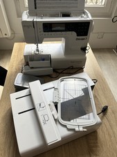 Machine à coudre / Brodeuse -