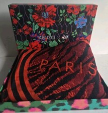 BEAUTIFUL PATTERN NEW IN BOX KENZO X H&M "PARIS" SCARF SHAWL SQUARE 57 "×57" 