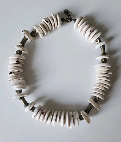 Très beau collier coquillages