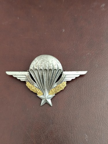Insigne brevet parachutiste - brevet,