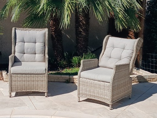 Fauteuils rotin beige avec