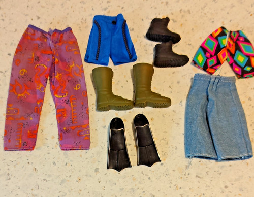 Hasbro barbie lot vêtements - hasbro,