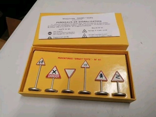 Ixo coffret dinky toys - toys,