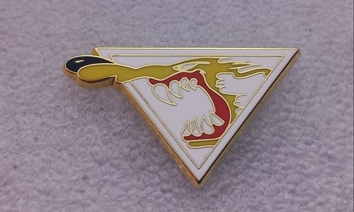 Eb281 pin comic book wolf - pin's,