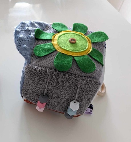 Cube activités fait main - cube, main 
