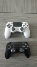 Lot 2 Manettes PS4 / Hors