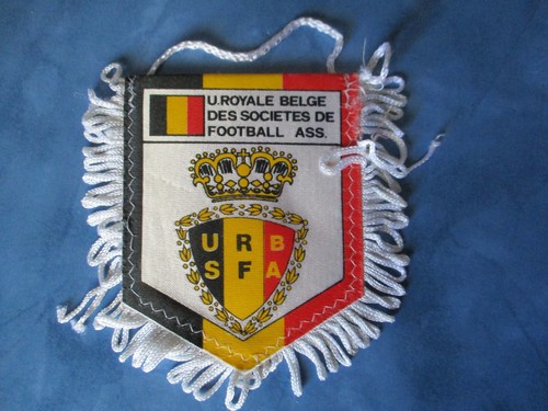 Ancien petit fanion foot u - ancien,