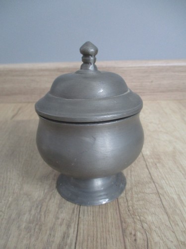 Petit pot ancien - en, étain