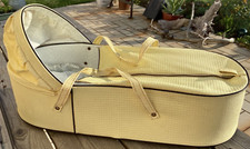 Couffin pour poupée vintage