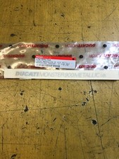 1 autocollant monster 900