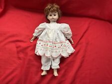 Poupée Boudeuse Mundia