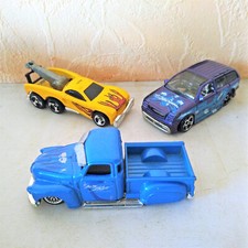 Lot of 3 HOT WHEELS cars, 97 and 2000
