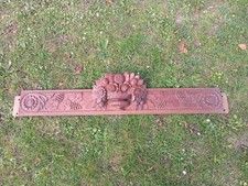 ancien fronton armoire avec un très beau décor de corbeille de fleurs