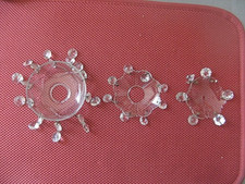 ++"535.8"   LOT DE 3 COUPELLES BOBECHES EN VERRE A PAMPILLES