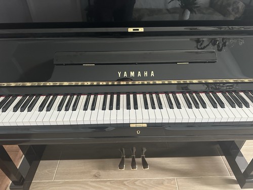 Yamaha upright piano - piano, –