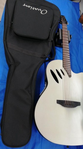 Guitare électrique acoustique