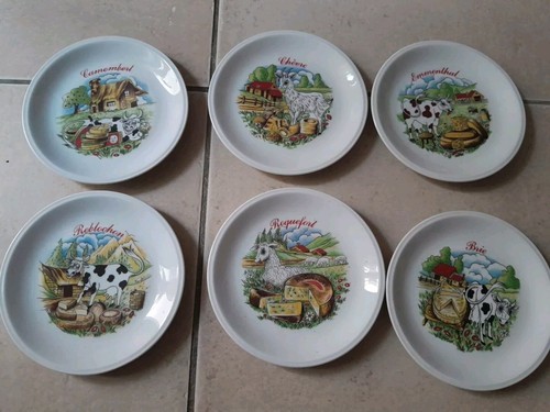 Lot assiettes à - 6,