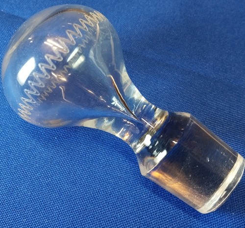 Bouchon carafe gravé - de,