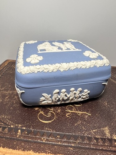 Vtg wedgwood sky blue - sky,