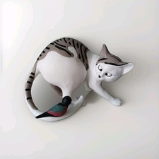 "Un Ami louche" Chat Surpris