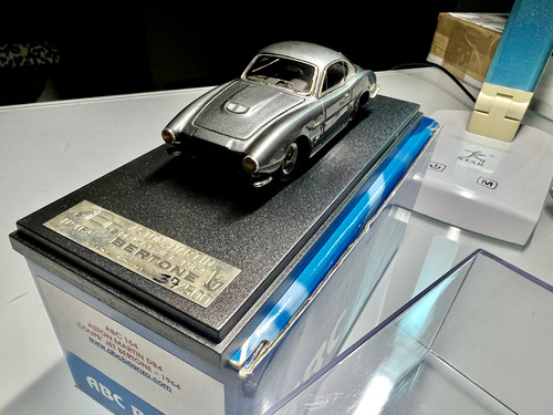 Superbe aston martin db4 - superbe,