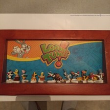 SERIE COMPLETE DE FEVES EN COFFRET CADRE EN BOIS  LES LOONEY TUNES  -TITI-TAZ