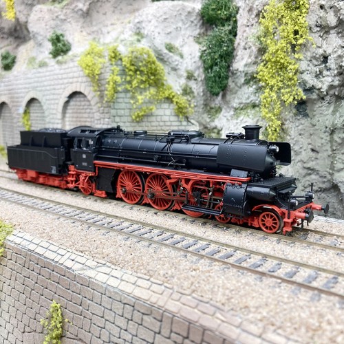 Locomotive vapeur br18 323 - br18,