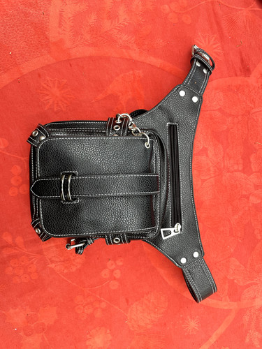 Sacoche cuisse cuir noir - de, en